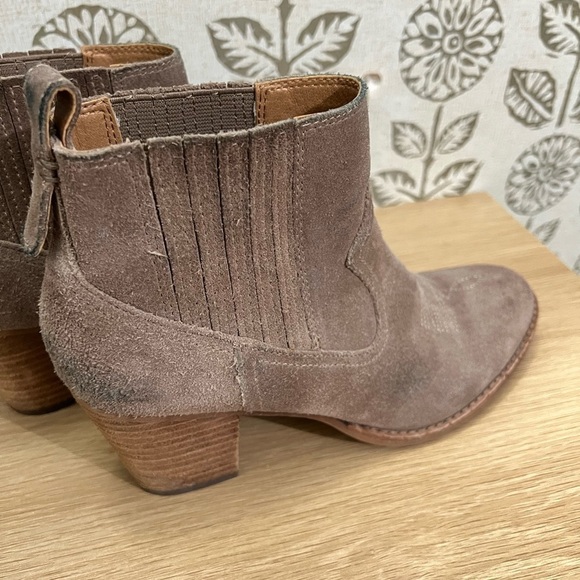 Dolce Vita Western Distressed Suede Leather Taupe Bootie size 8 used pre owned - Picture 4 of 10